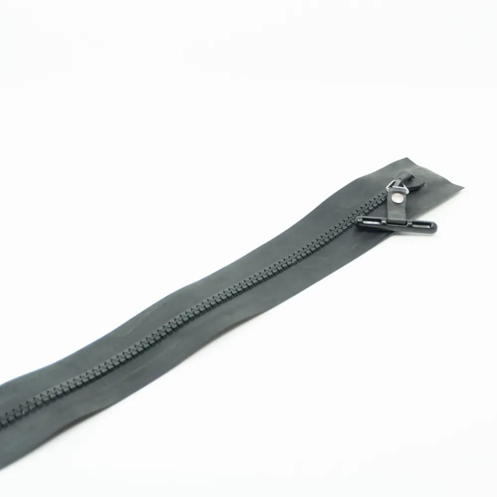 Plastic zipper