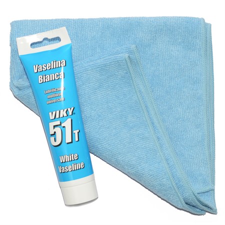 Cleaning and lubrication kit